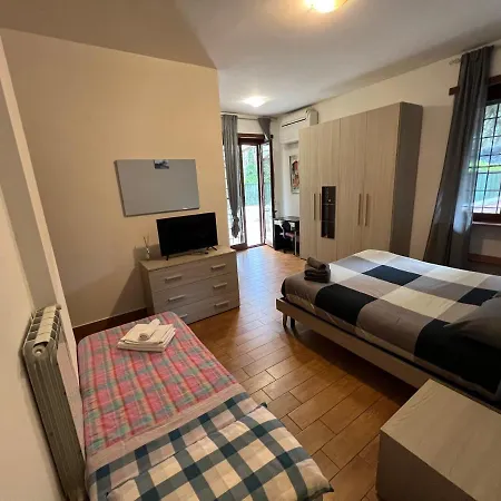 Vatican Flat Cozy With Terrace * רומא